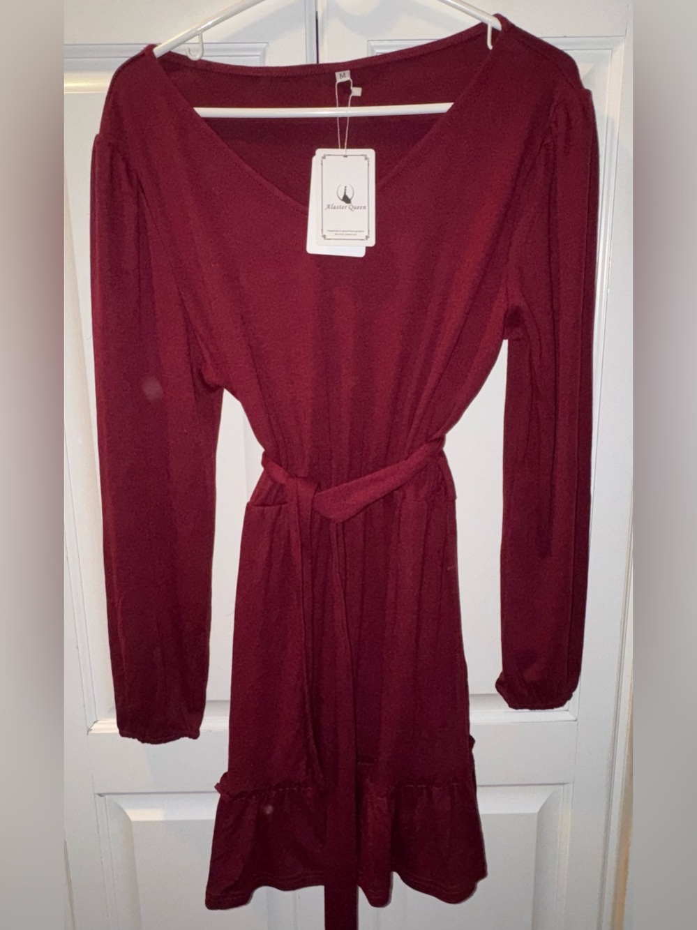 NWT “Alaster Queen” Long Sleeve Burgundy Belted Scoop Neck Dress Size Medium